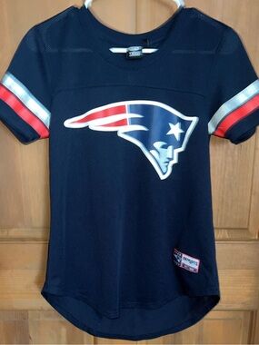 NFL Navy Juniors Short-Sleeve Tee with Red & White Accents